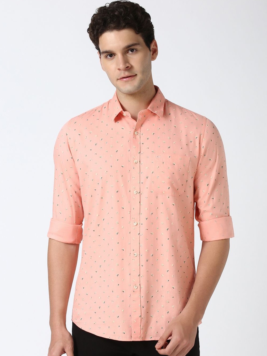 

Peter England Casuals Men Spread Collar Micro Ditsy Printed Cotton Slim Fit Casual Shirt, Peach