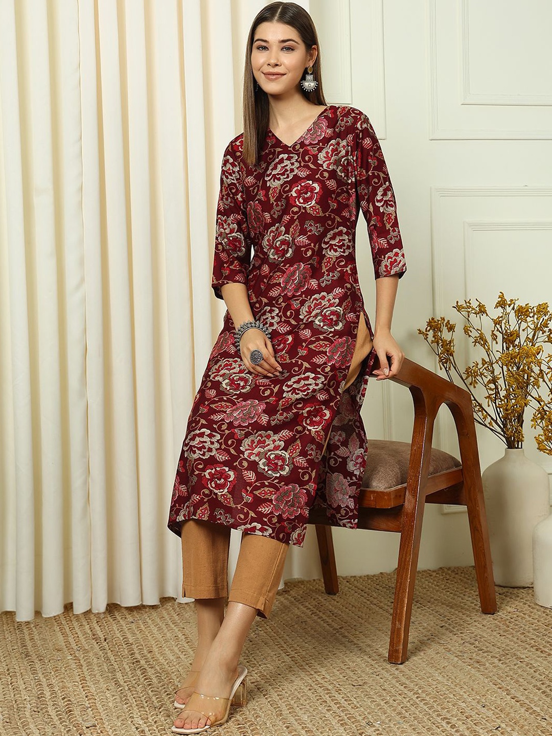 

Anouk Rustic Floral Printed Straight Kurta, Maroon