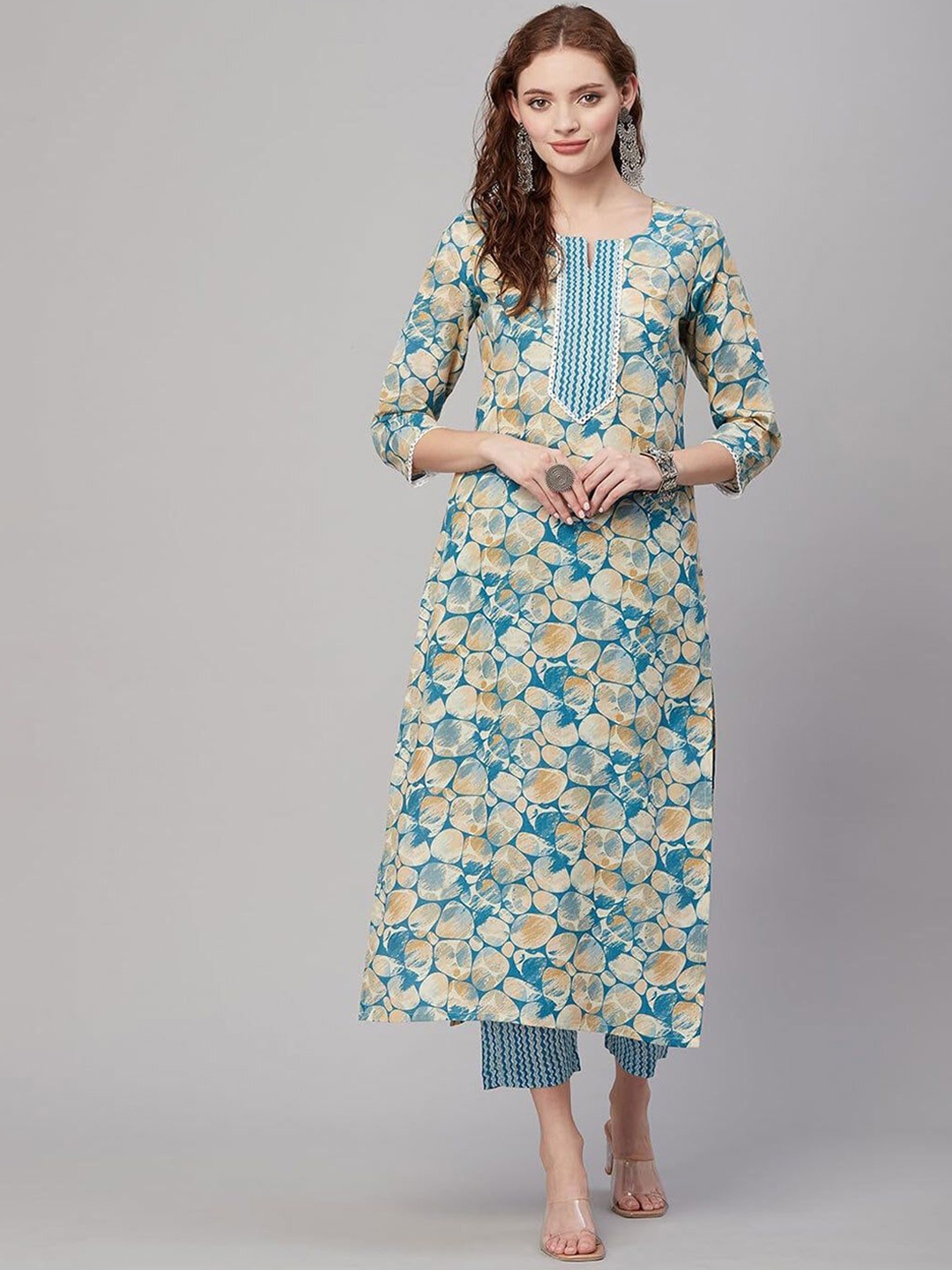 

AK FASHION MALL Notch Neck Floral Printed Straight Kurta with Trousers, Green