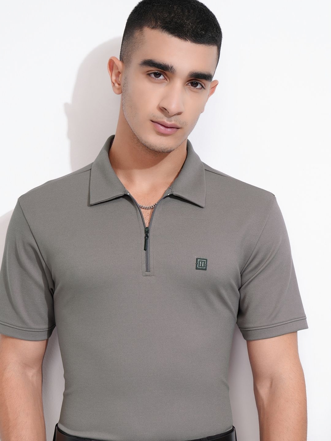 

HIGHLANDER Men Solid Polo Collar T-shirt, Grey