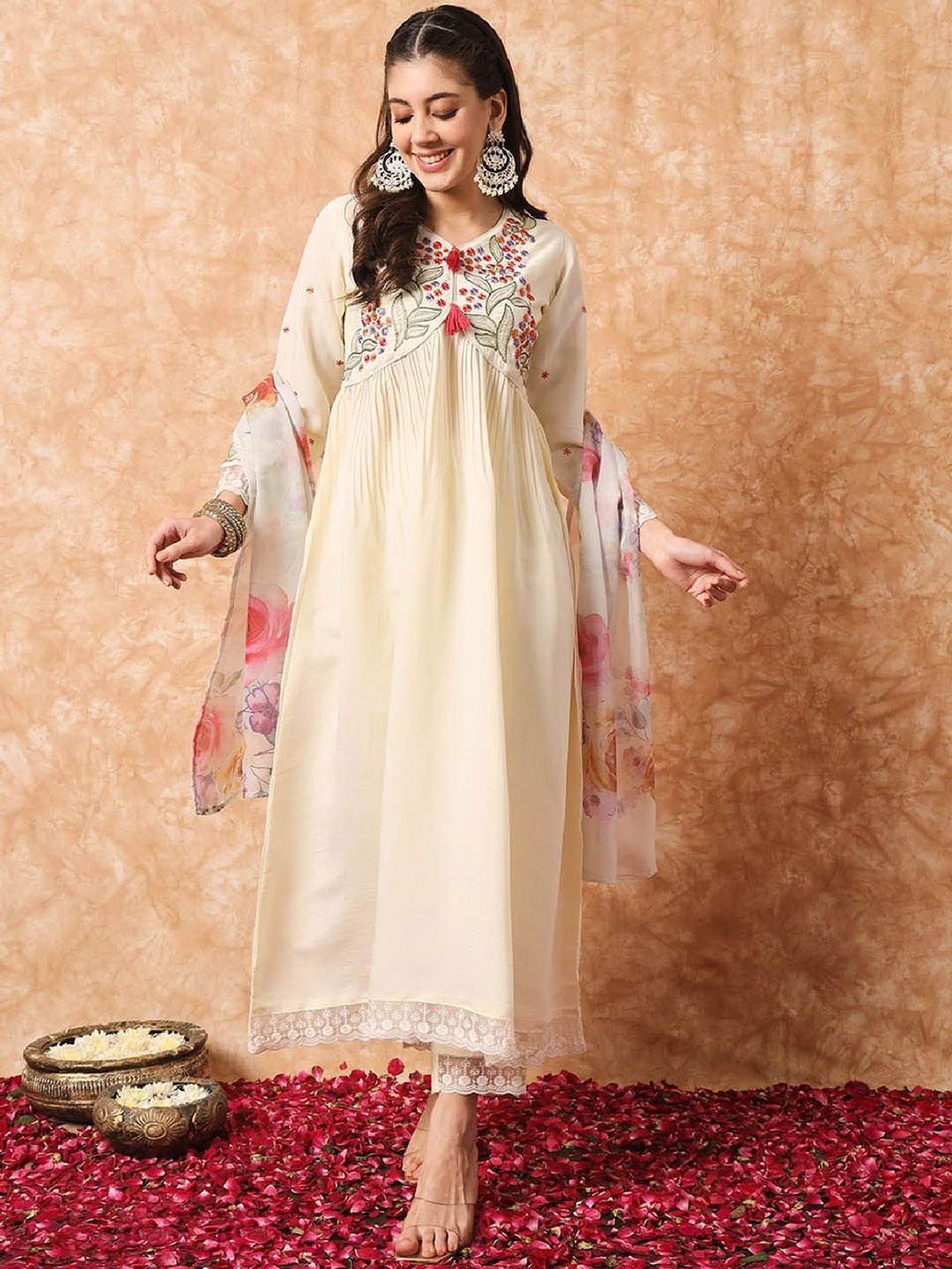 

Yara Creation Floral Embroidered Empire Chanderi Silk Kurta With Trouser With Dupatta, Off white