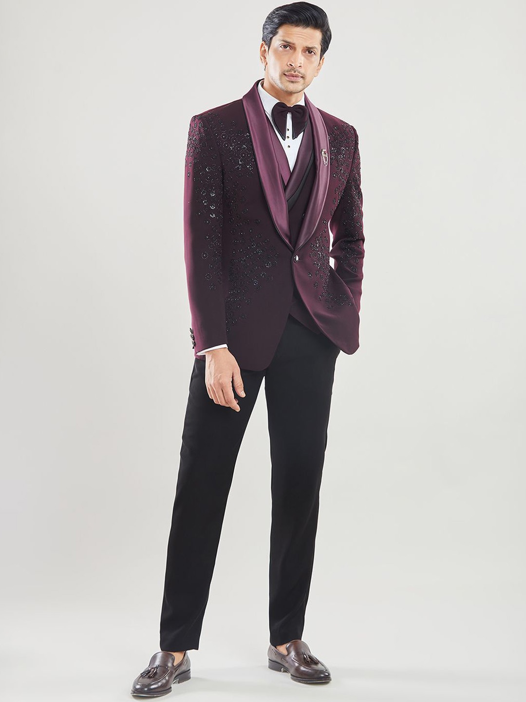 

Aryavir Malhotra Men 4-Piece Embroidered Suit, Maroon