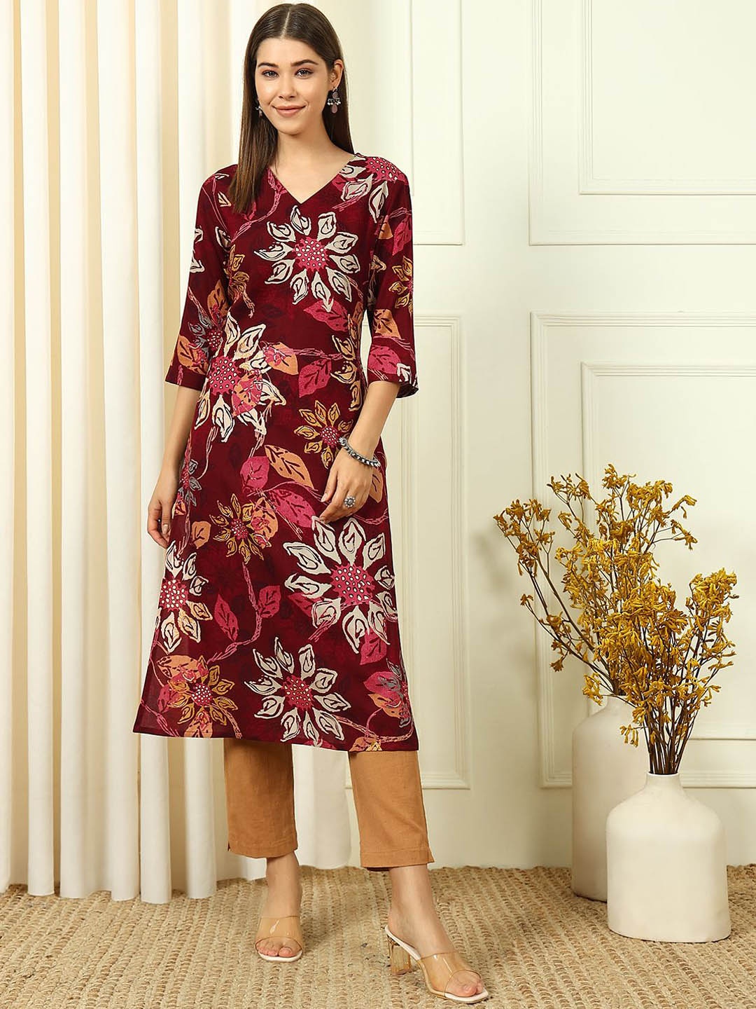 

Anouk Rustic Women Floral Printed Thread Work Kurta, Maroon