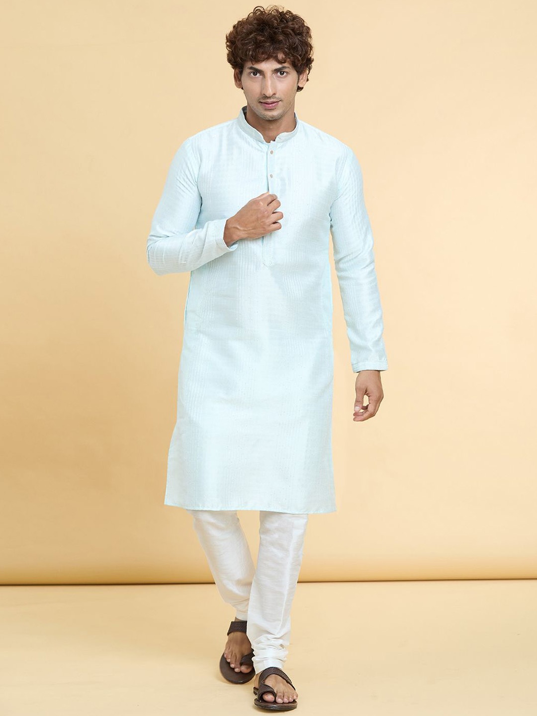 

Arihant Rai Sinha Woven Design Mandarin Collar Long Sleeves Regular Kurta With Trouser, Off white