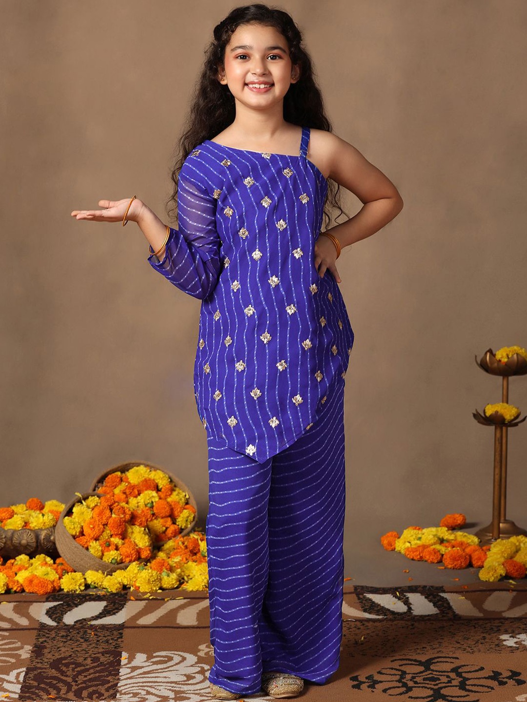 

FASHION DREAM Girls Floral Embroidered Sequinned Georgette Kurta With Trouser, Blue