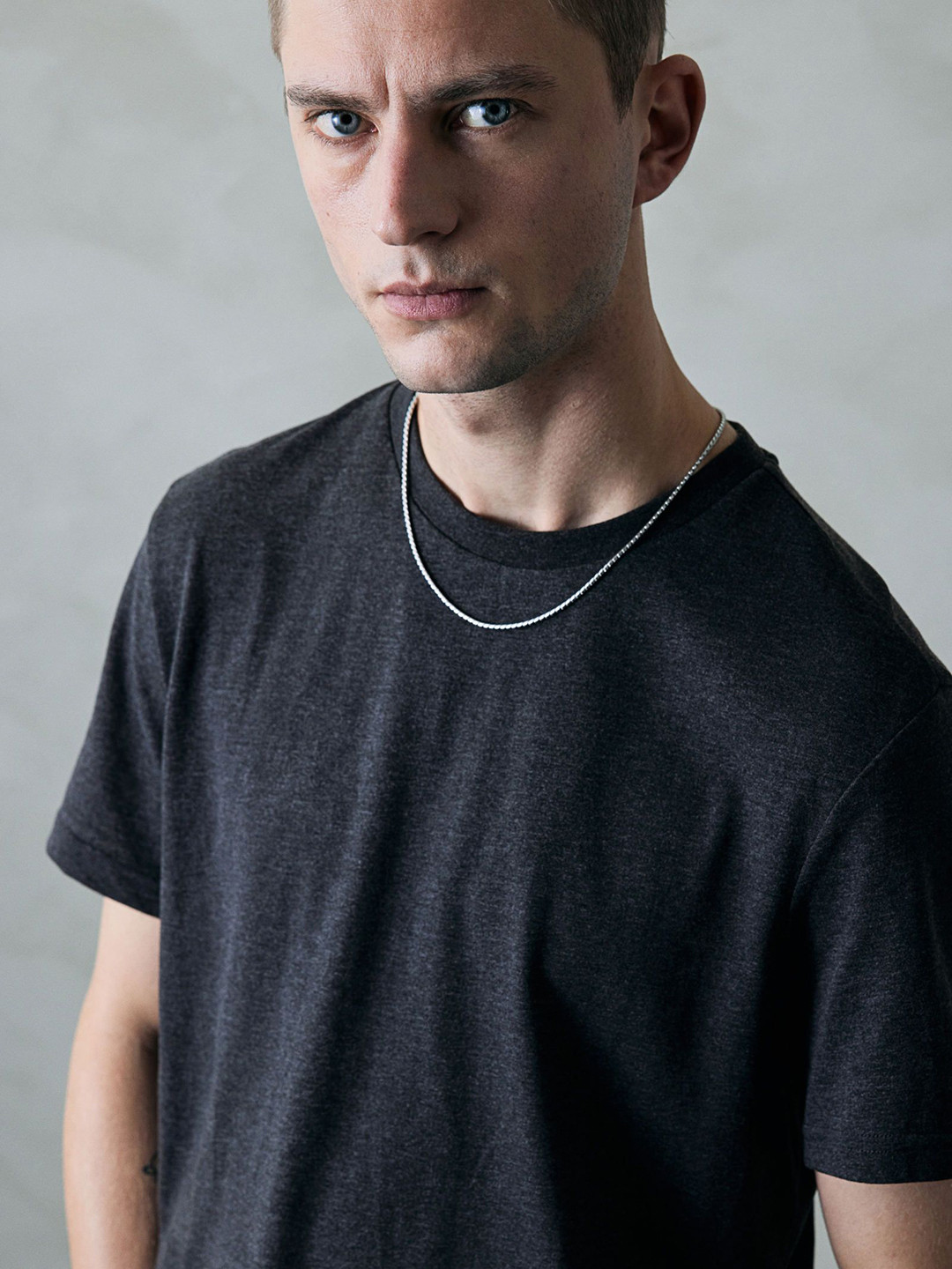 

H&M Regular Fit Round-Neck T-shirt, Black