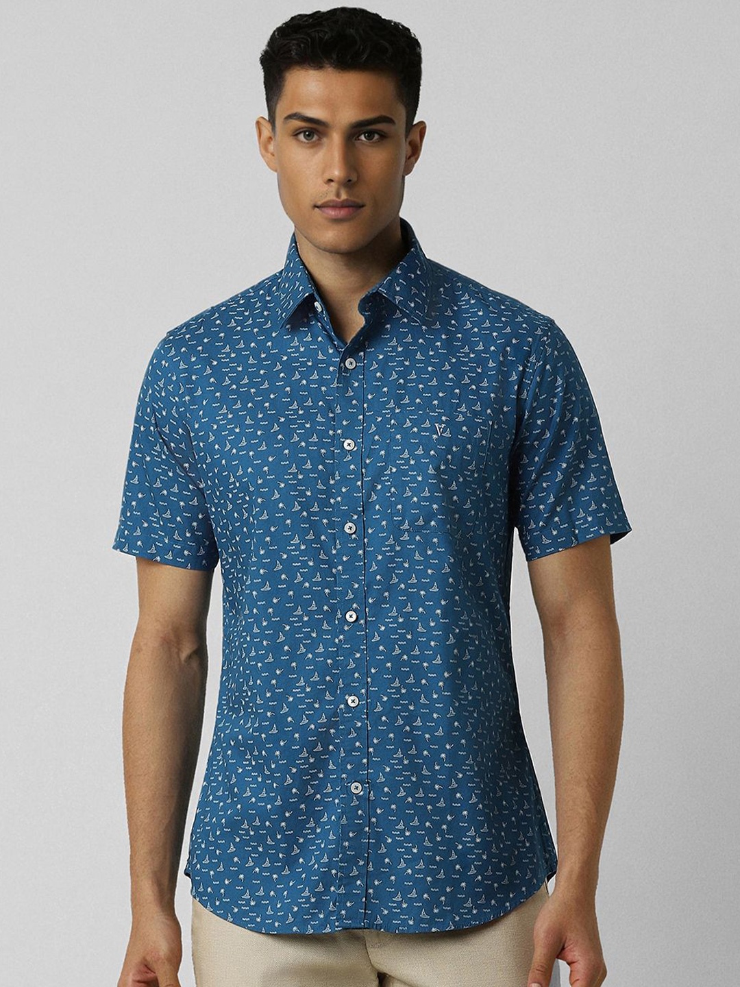 

Van Heusen Sport Men Slim Fit Opaque Printed Casual Shirt, Blue