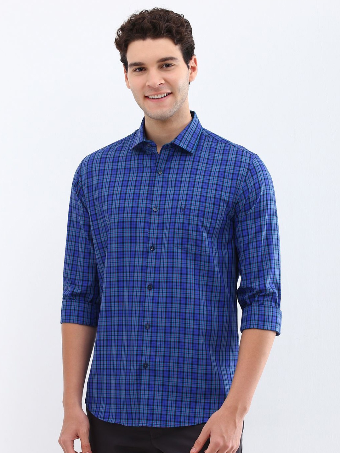 

Allen Solly Men Spread Collar Tartan Checked Cotton Slim Fit Casual Shirt, Blue