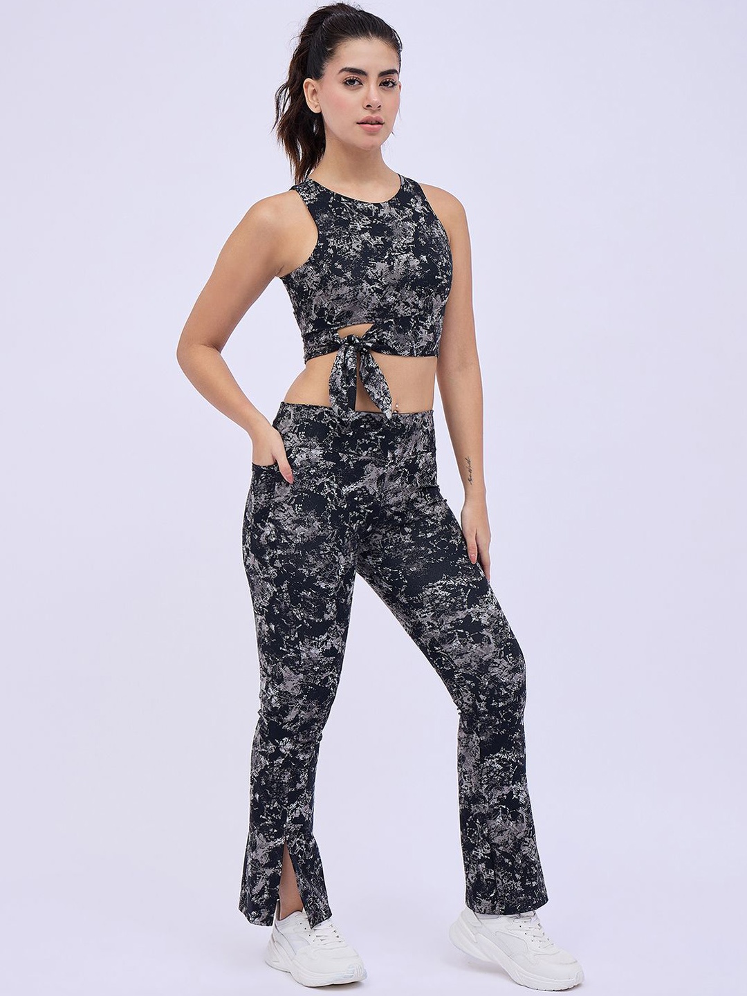 

Avanday Printed Round Neck Top With Trouser, Black