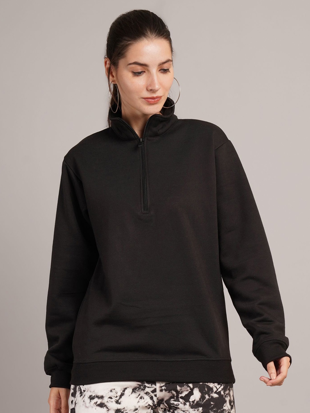 

Parona Women Turtle Neck Sweatshirt, Black