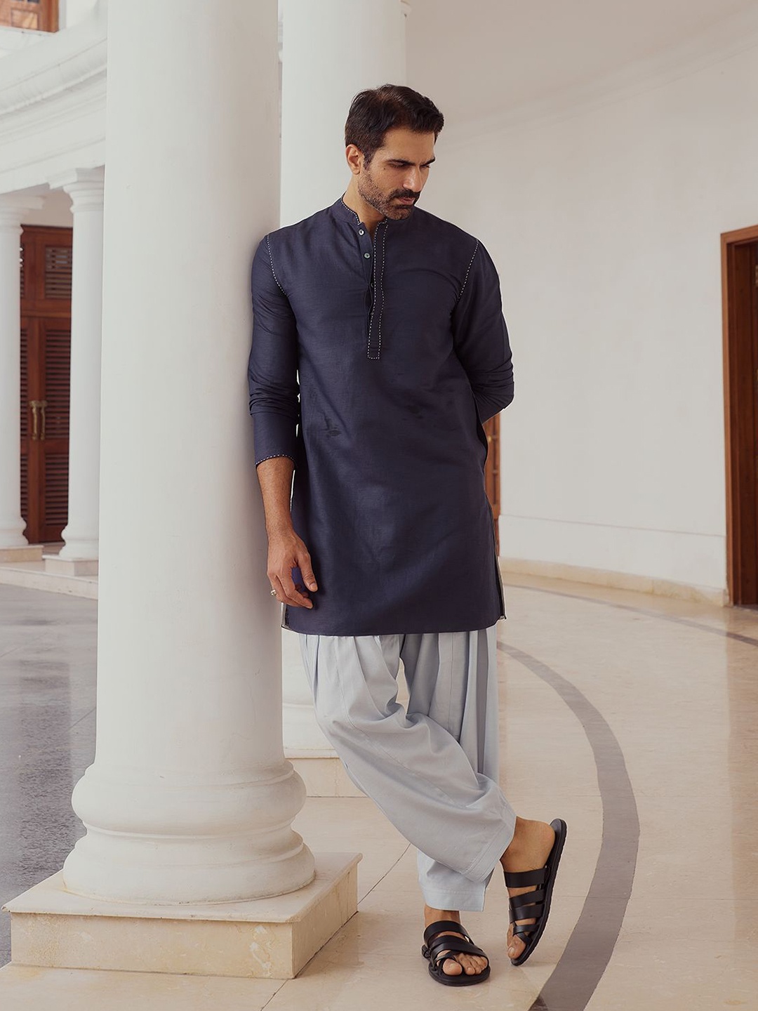 

Andamen Mandarin Collar Kurta, Navy blue