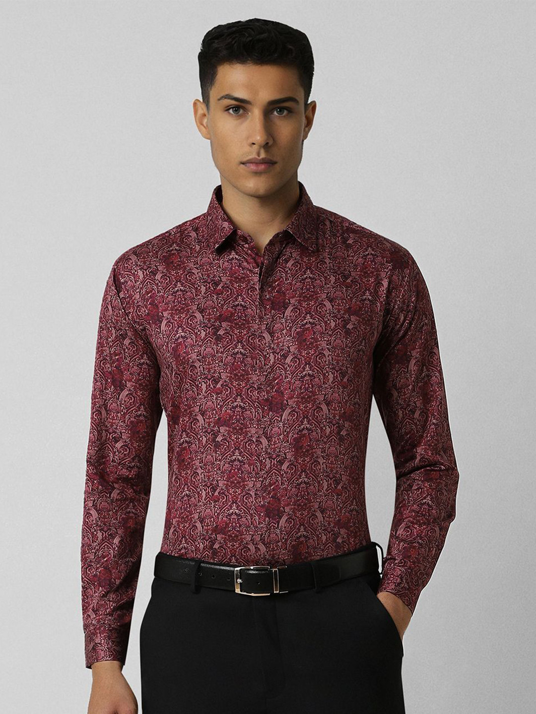 

V Dot Men Spread Collar Abstract Printed Cotton Slim Fit Formal Shirt, Maroon