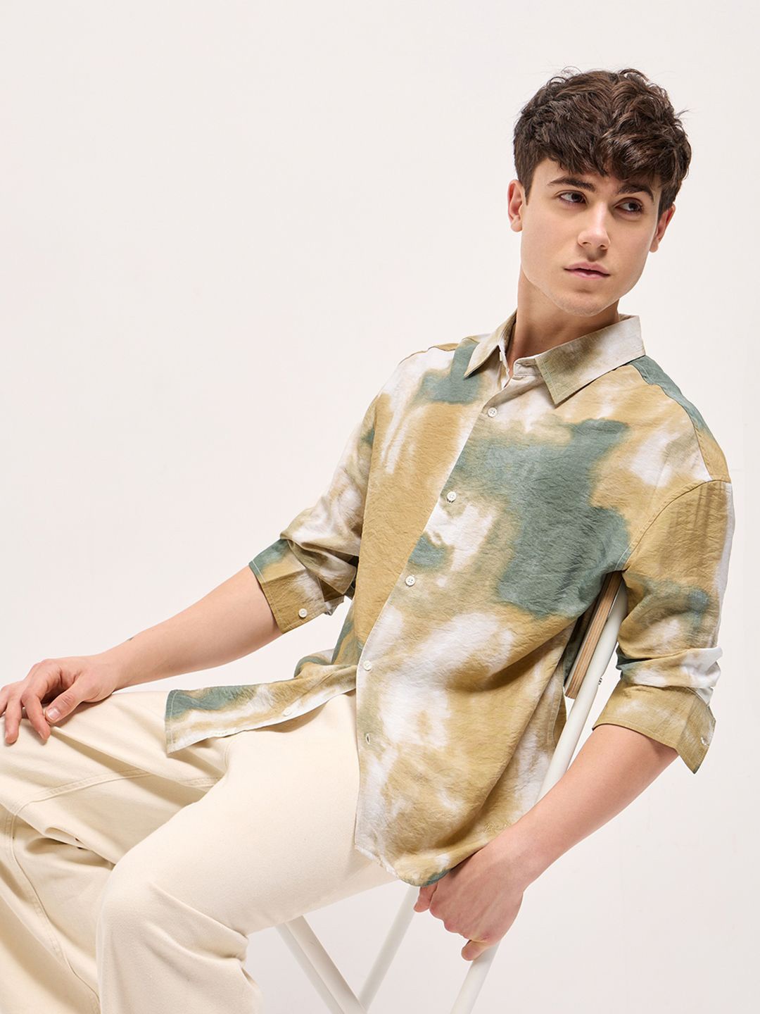 

THE BEAR HOUSE Men Spread Collar Abstract Printed Relaxed Fit Casual Shirt, Beige