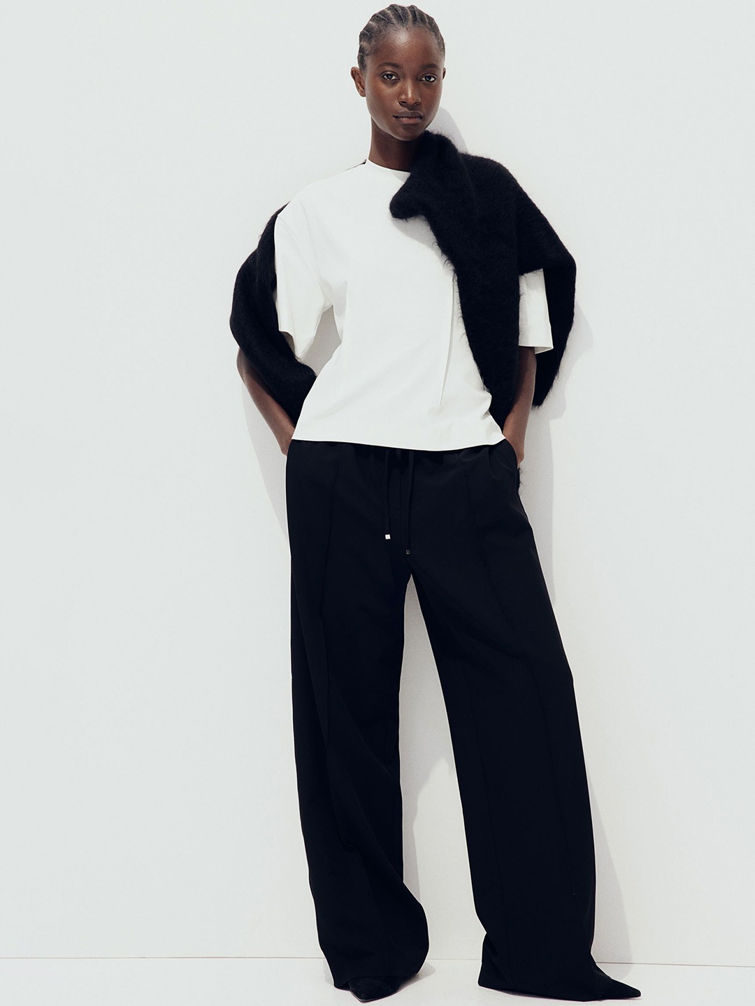 

H&M Women Tailored Drawstring Loose Fit Trousers, Black
