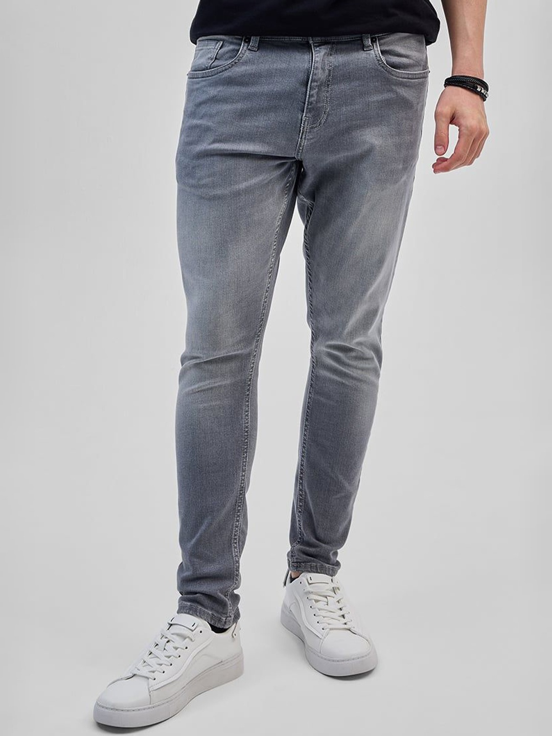 

Snitch Men Narrow Slim Fit Light Fade Stretchable Jeans, Grey