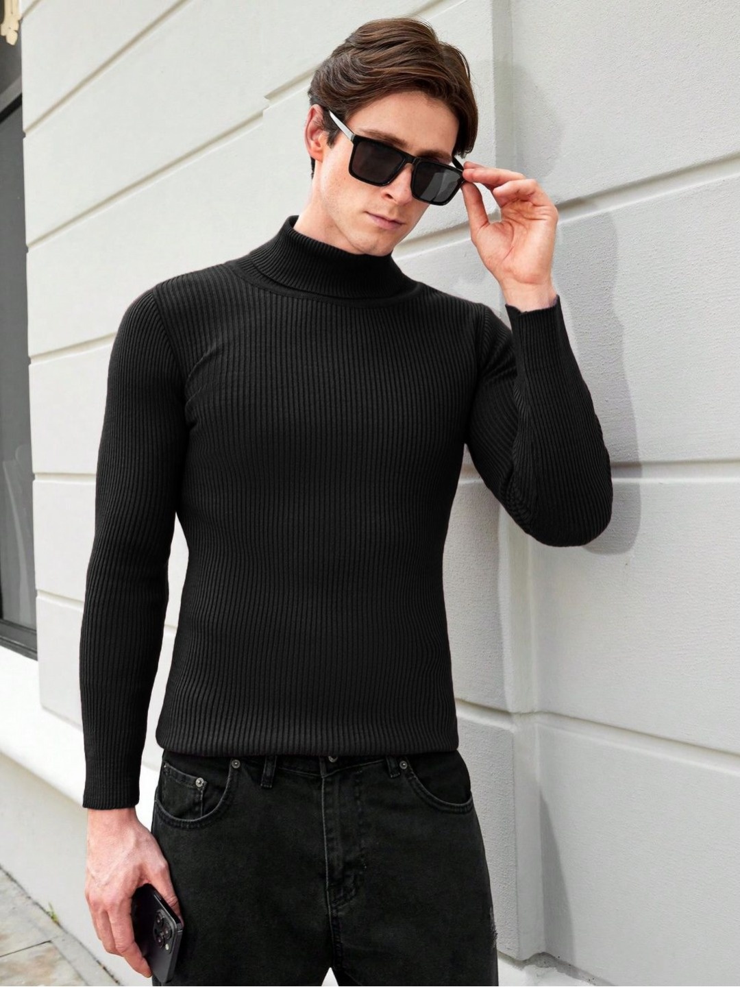 

CLAFOUTIS Men Solid High Neck Slim Fit T-shirt, Black