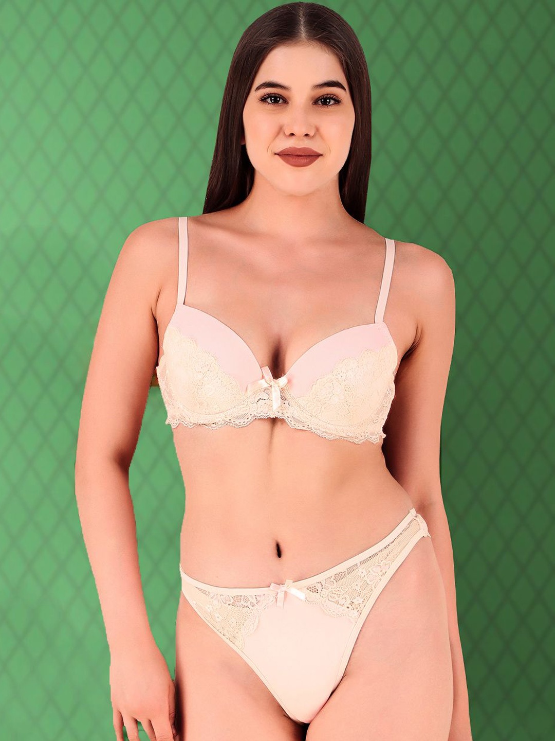 

Secret Lives Women Mid-Rise Padded Lingerie Set, Cream