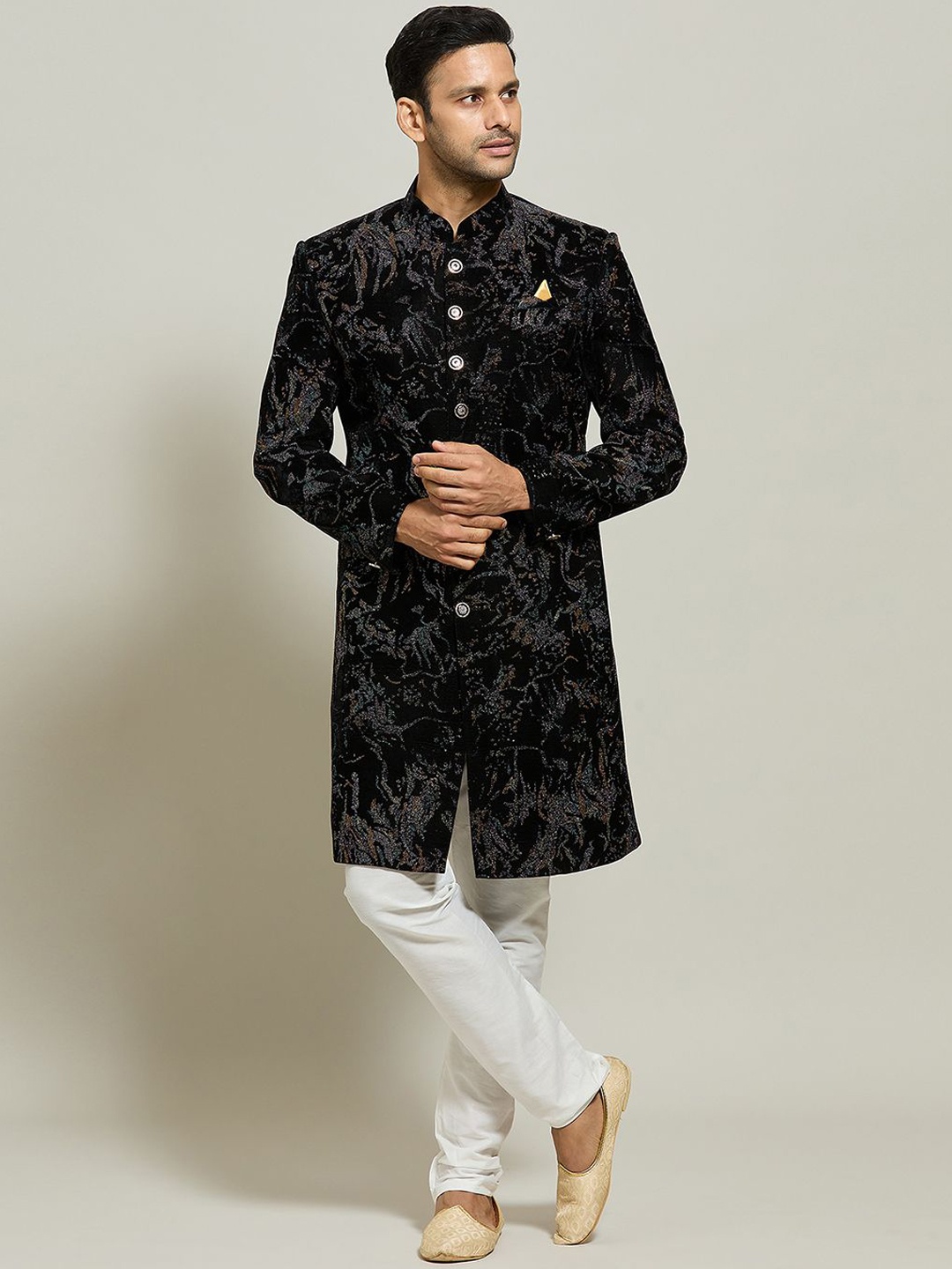 

Aryavir Malhotra Men Textured Sherwani & Churidar Set, Black