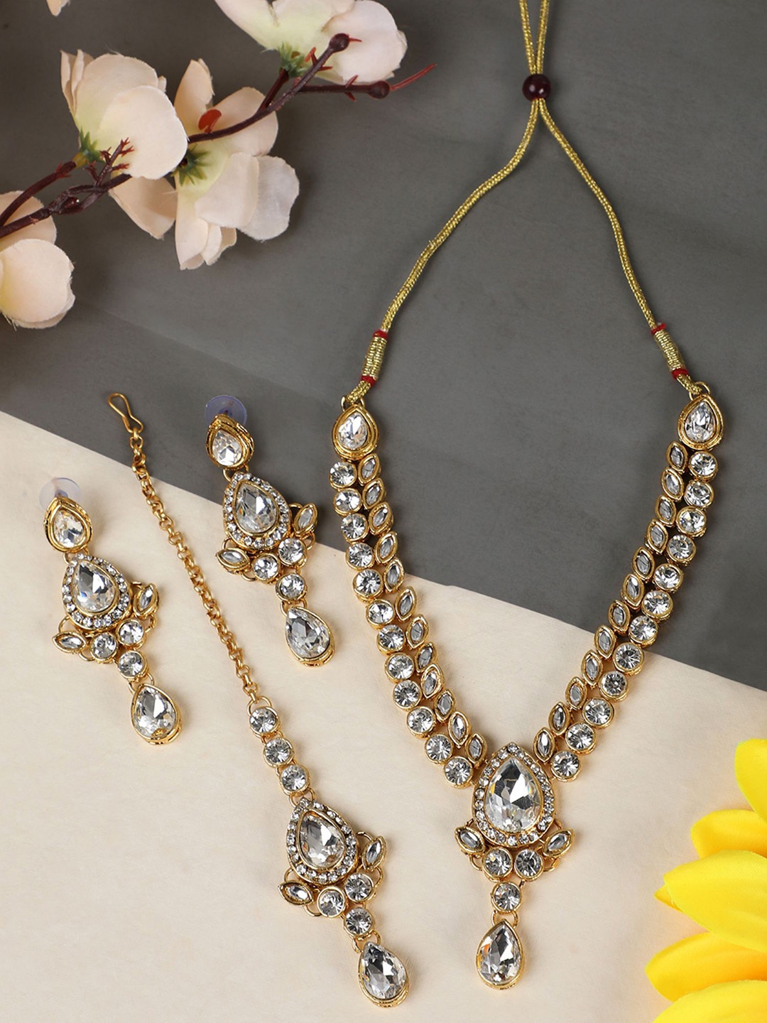 

Anouk Gold-Plated Kundan Stone Studded Necklace & Earrings With Maang Tika