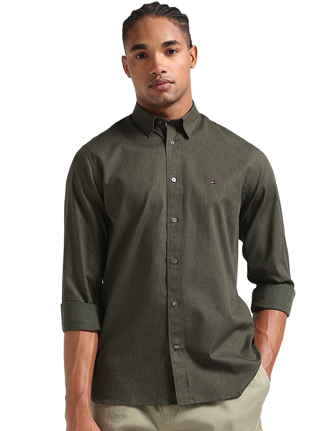 

Tommy Hilfiger Men Spread Collar Solid Cotton Slim Fit Casual Shirt, Olive