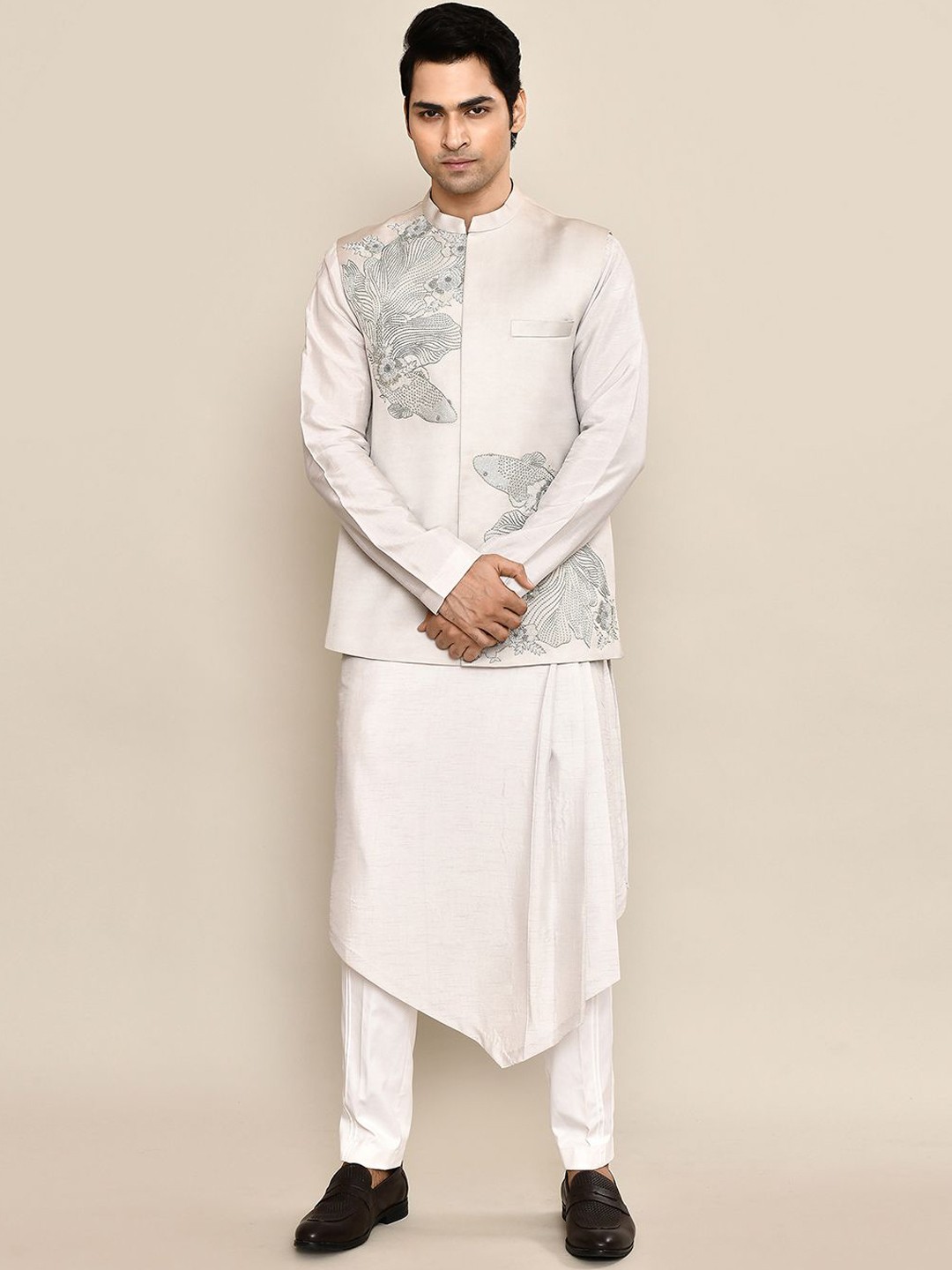 

Aryavir Malhotra Printed Kurta & Trouser With Nehru Jacket, Grey