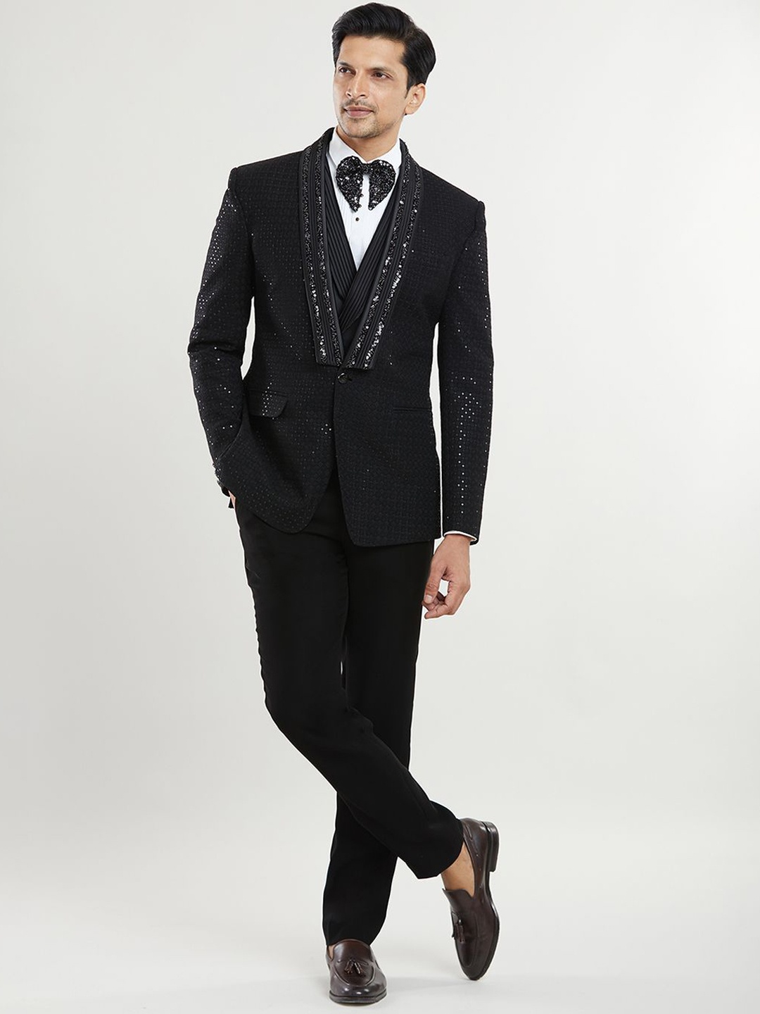 

Aryavir Malhotra Men Tuxedo Single-Breasted Blazer With Trousers & Waistcoat 3 Piece Set, Black