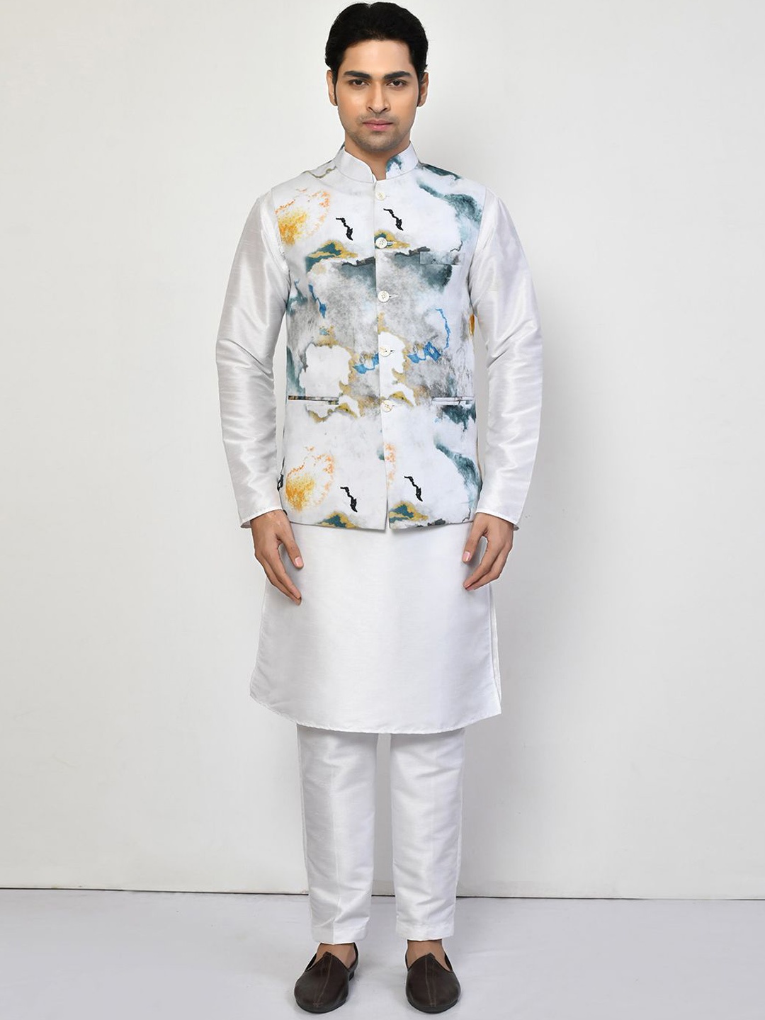 

Arihant Rai Sinha Men Print Bundi Kurta Set, White