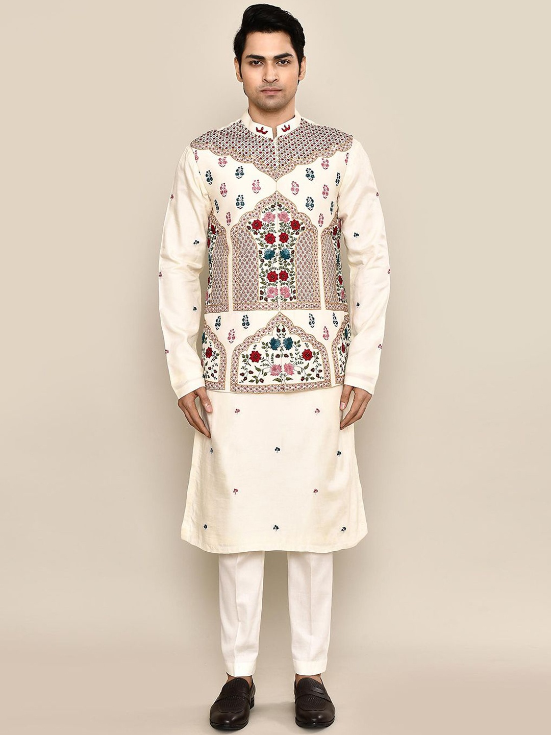 

Aryavir Malhotra Kurta With Trouser & Nehru Jacket, Off white