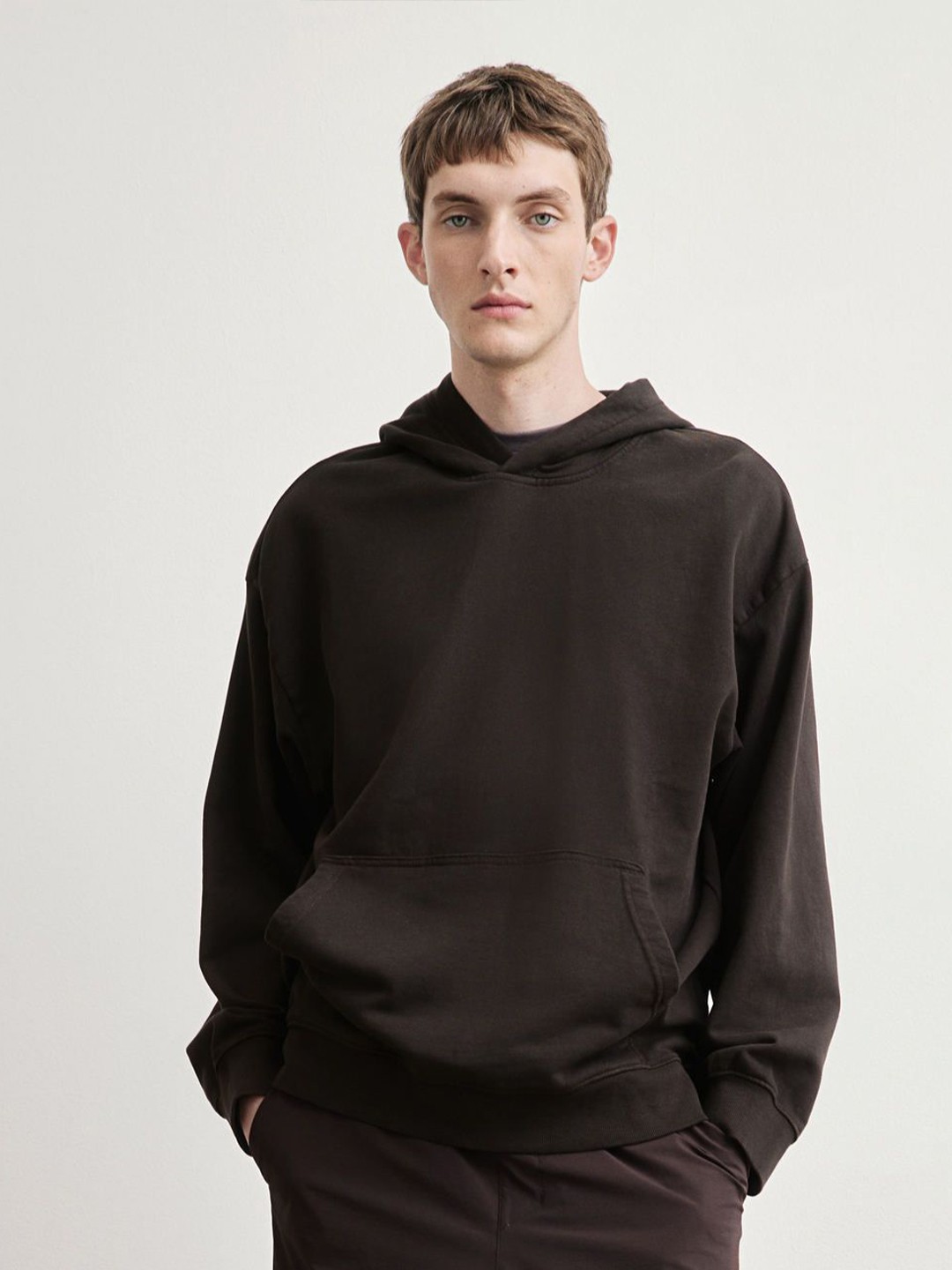 

H&M Men Long Sleeves Loose Fit Washed Hoodie, Brown