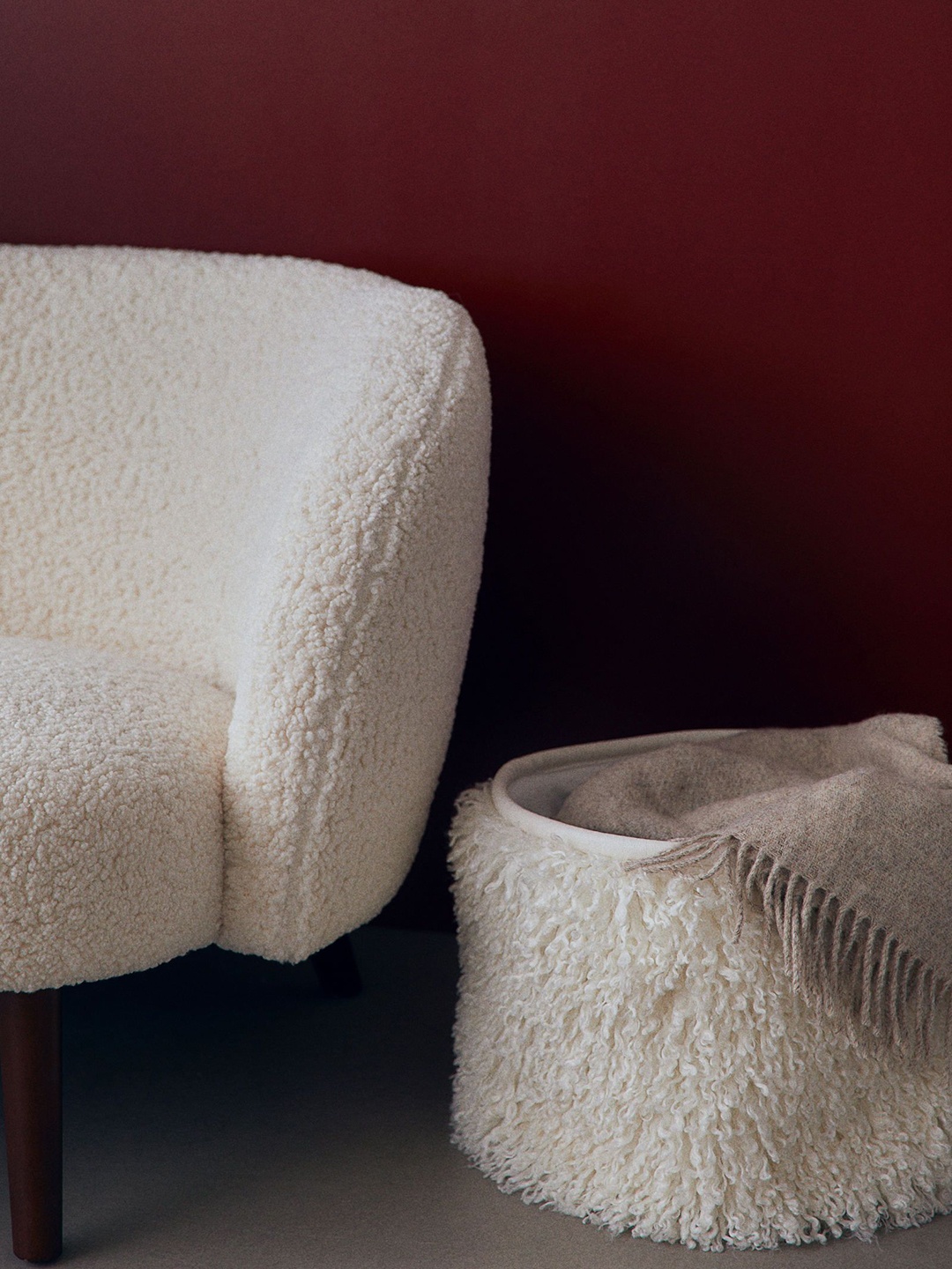 

H&M White Fluffy Storage Basket