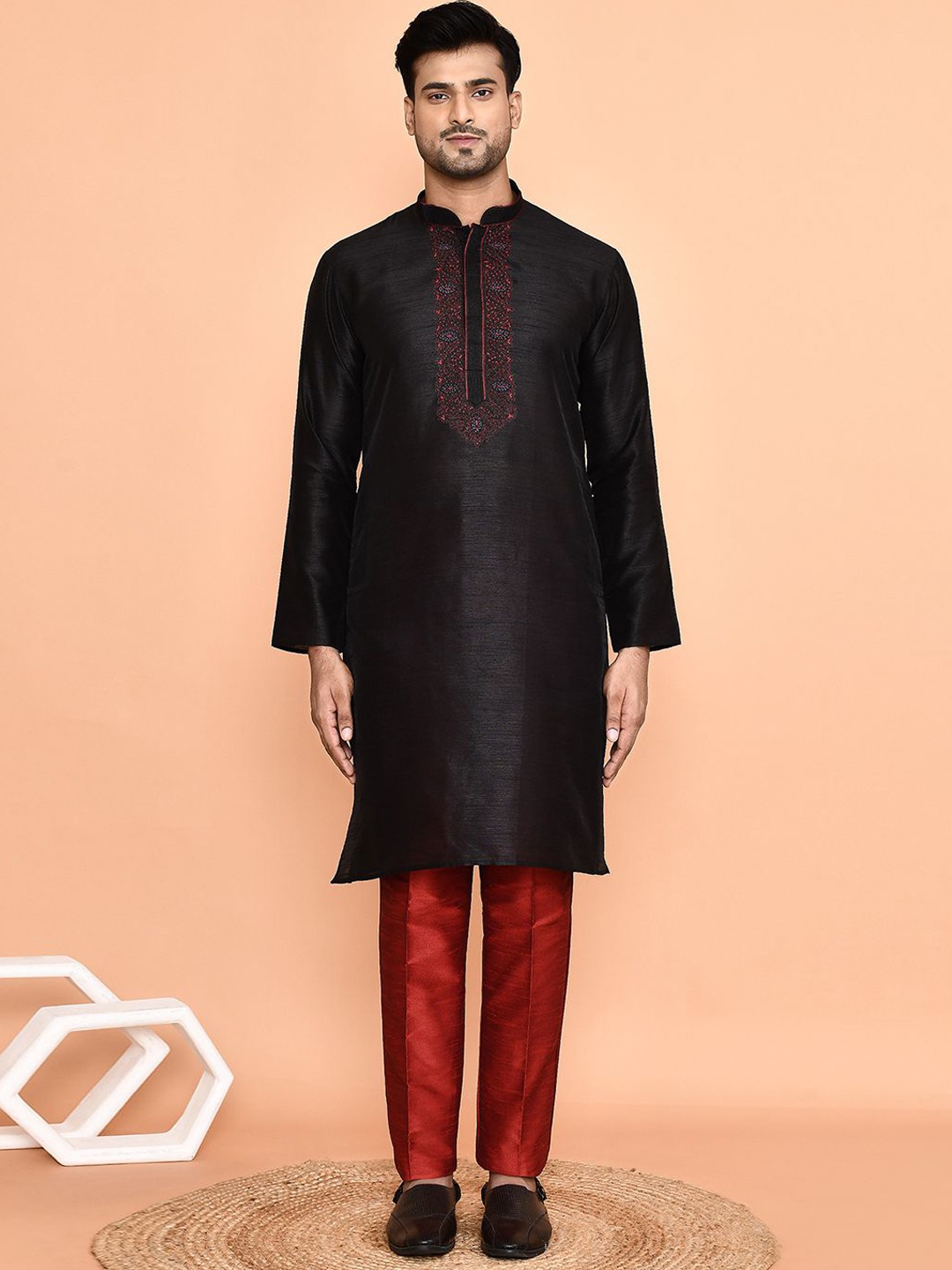 

Arihant Rai Sinha Floral Yoke Design Mandarin Collar Straight Kurta With Trouser, Black