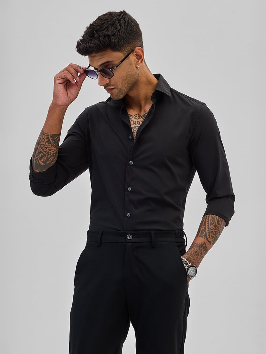 

Snitch Men Smart Spread Collar Solid Cotton Casual Shirt, Black
