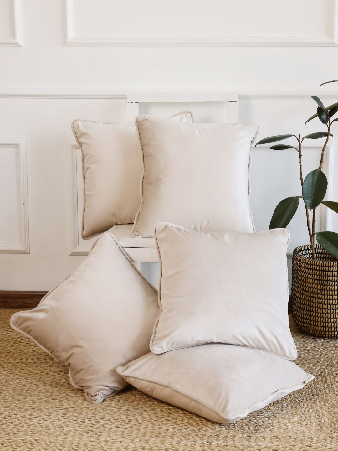 

Aura Off White Set of 5 Velvet Square Cushion Covers