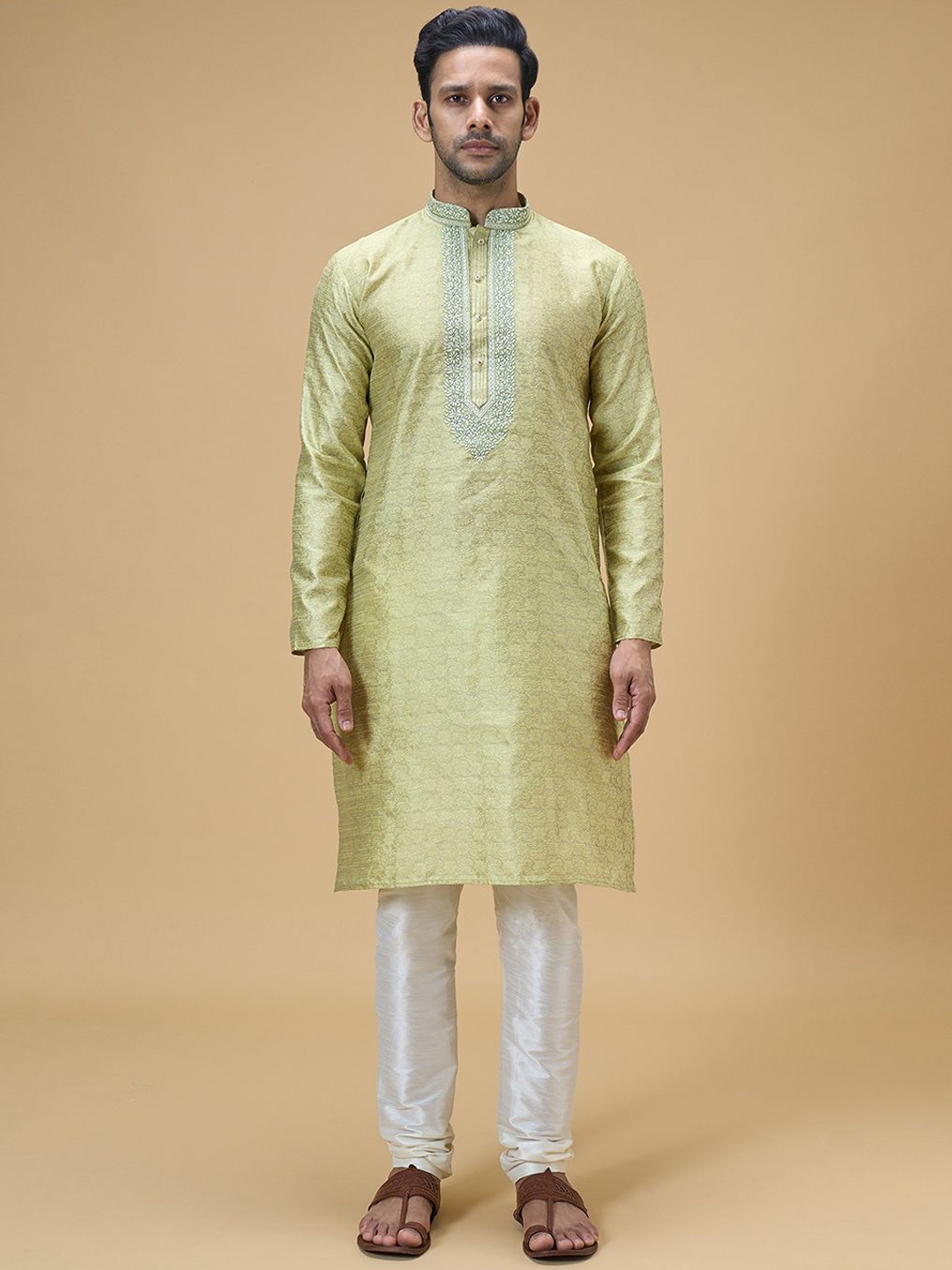 

Arihant Rai Sinha Mandarin Collar Floral Embroidered Thread Work Kurta with Trousers, Green