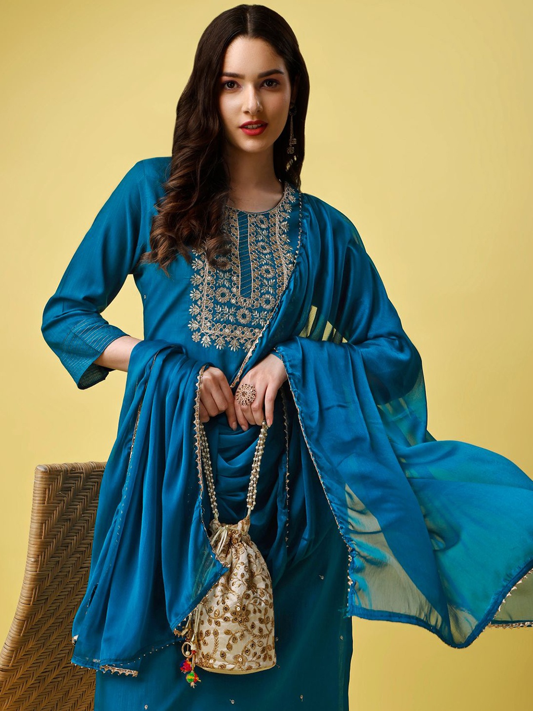 

Anouk Women Floral Embroidered Regular Thread Work Kurta with Trousers & With Dupatta, Teal