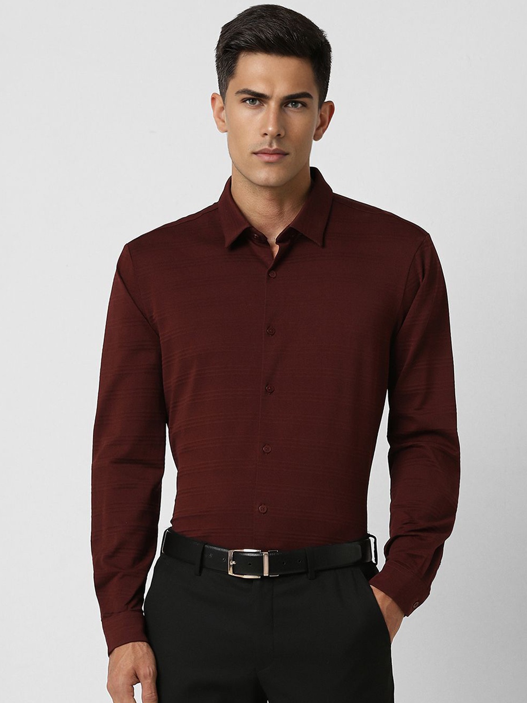 

V Dot Men Spread Collar Horizontal Striped Cotton Slim Fit Formal Shirt, Maroon