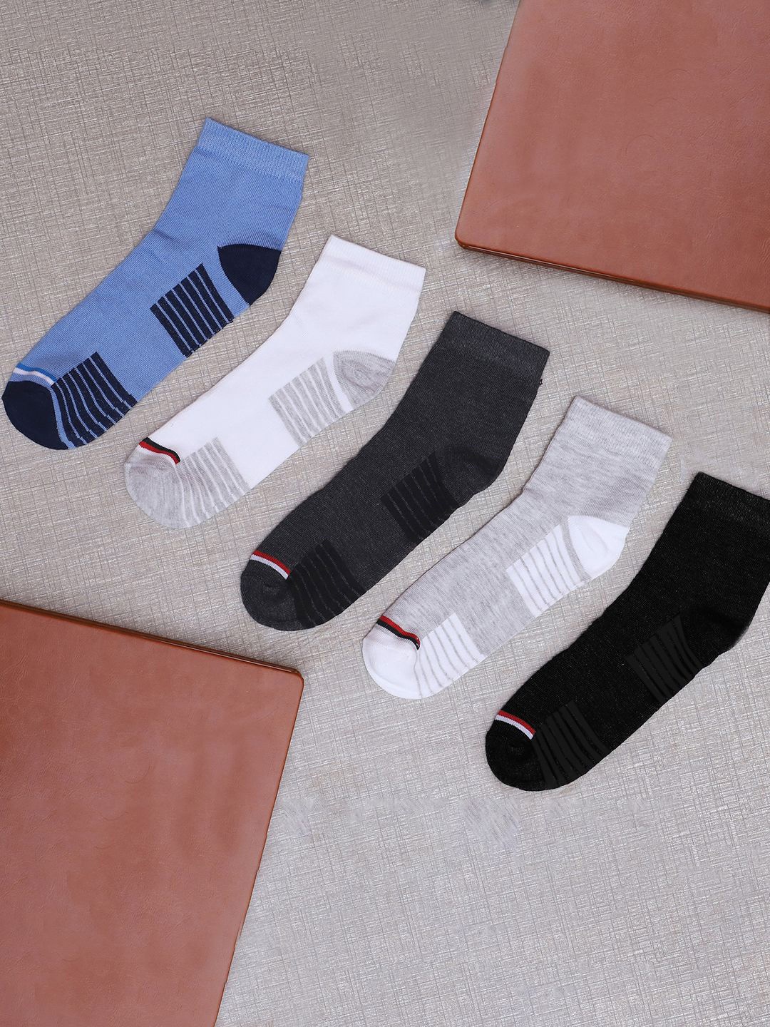 

VIMAL JONNEY Unisex Pack Of 5 Ankle Length Cotton Socks, Black