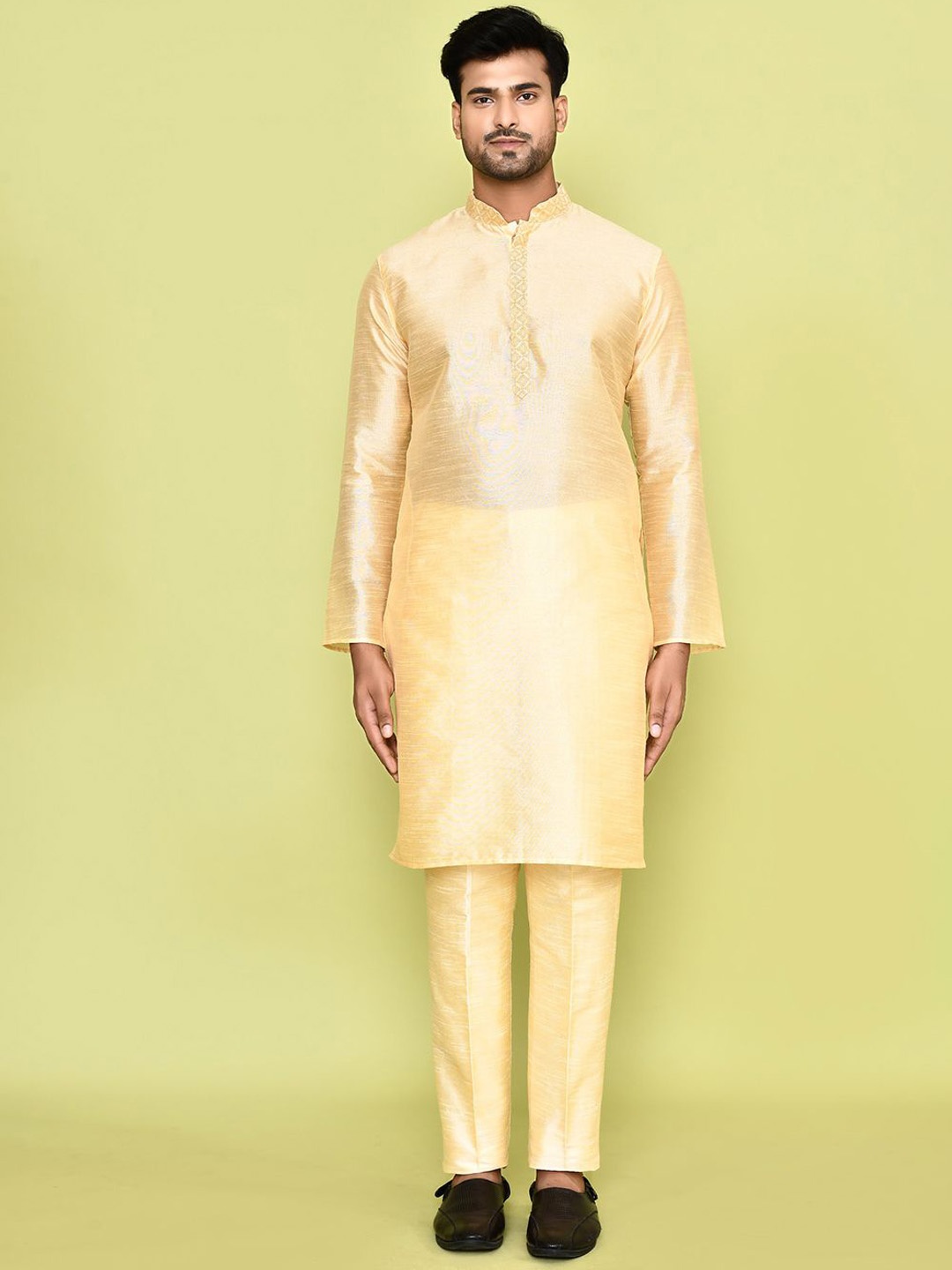 

Arihant Rai Sinha Mandarin Collar Long Sleeves Regular Thread Work Kurta With Trouser, Beige