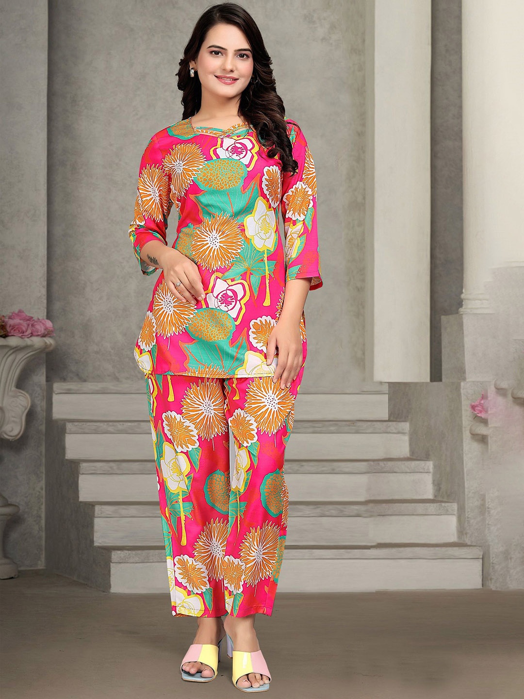 

LADY SHOPI Floral Printed V-Neck Three-Quarter Sleeves Top With Trouser, Pink