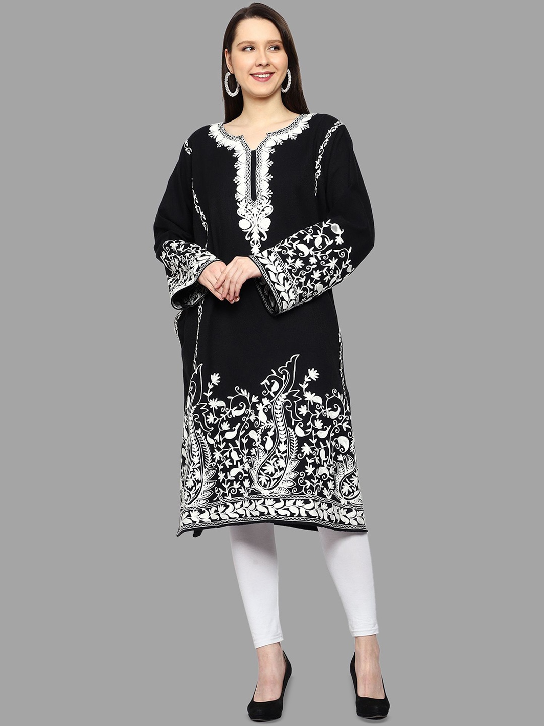 

CRAFTBAZAR Floral Embroidered Flared Sleeves Straight Kurta, Black