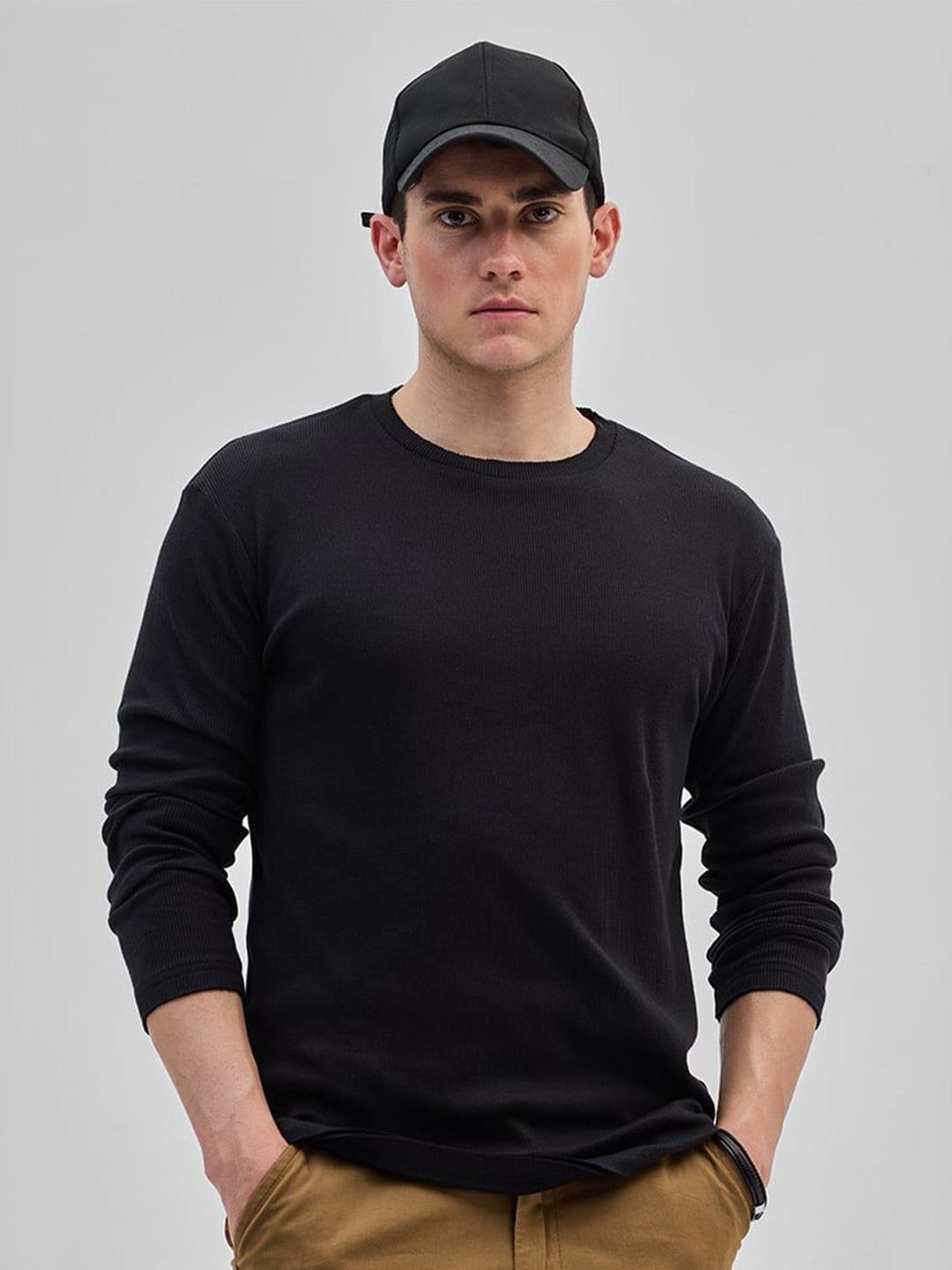 

Snitch Men Solid Round Neck Cotton T-shirt, Black