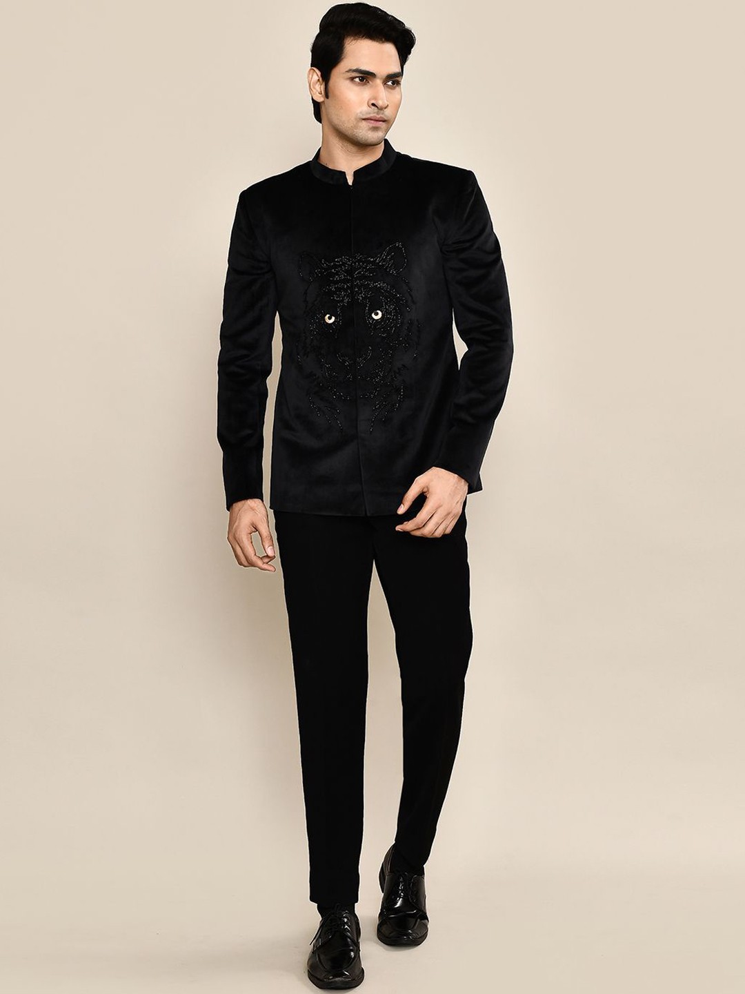 

Aryavir Malhotra Men 2 Piece Embroidered Bandhgala With Trouser, Black