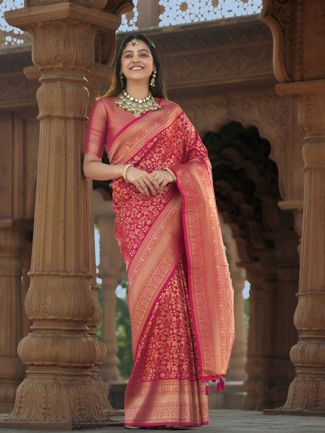 

ISHKIYA Woven Design Zari Pure Silk Kanjeevaram Saree, Pink