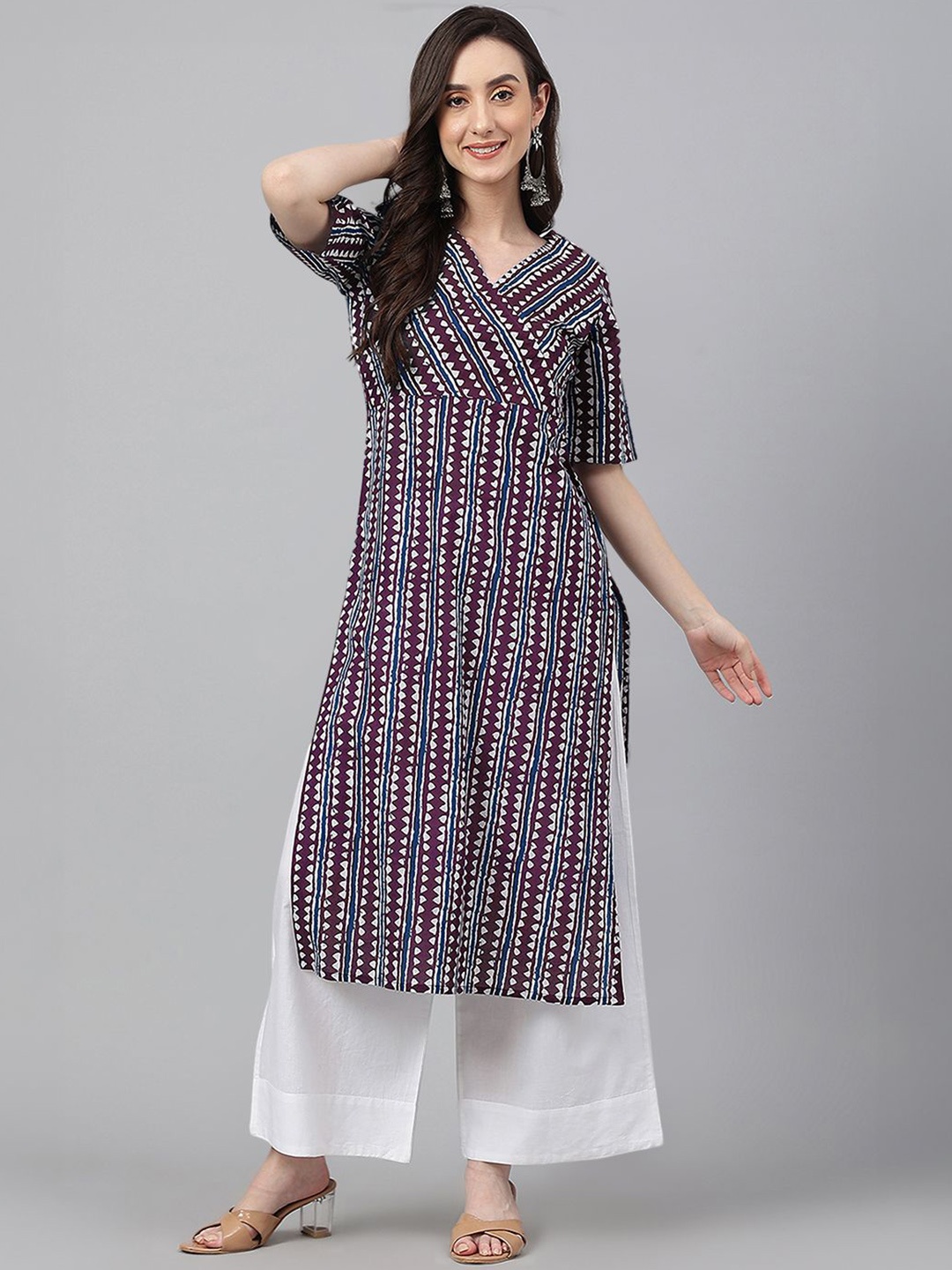 

KALINI Geometric Printed Angrakha V-Neck Pure Cotton Straight Kurta, Purple