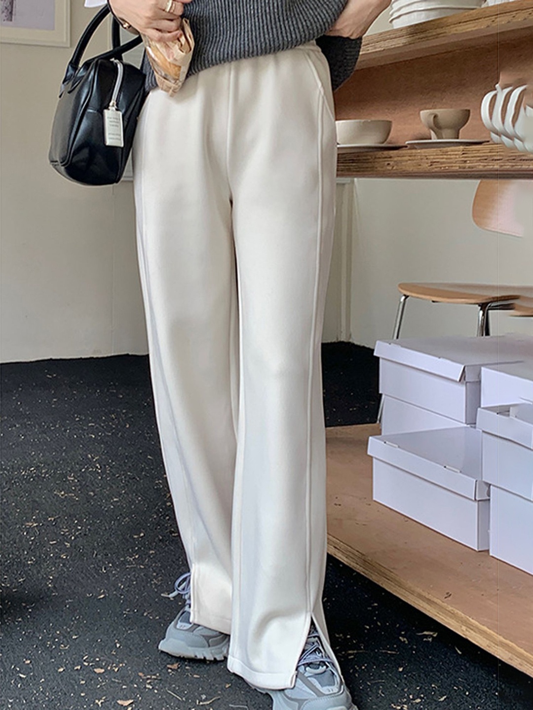 

LULU & SKY Women Straight Fit Mid-Rise Trousers, White