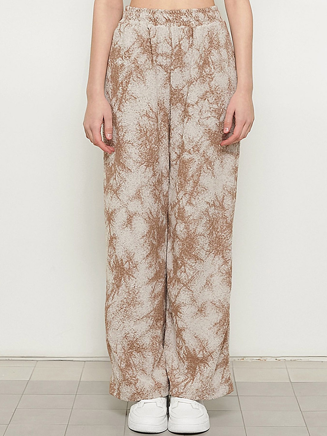 

LULU & SKY Women Floral Printed Loose Fit High-Rise Trousers, Yellow