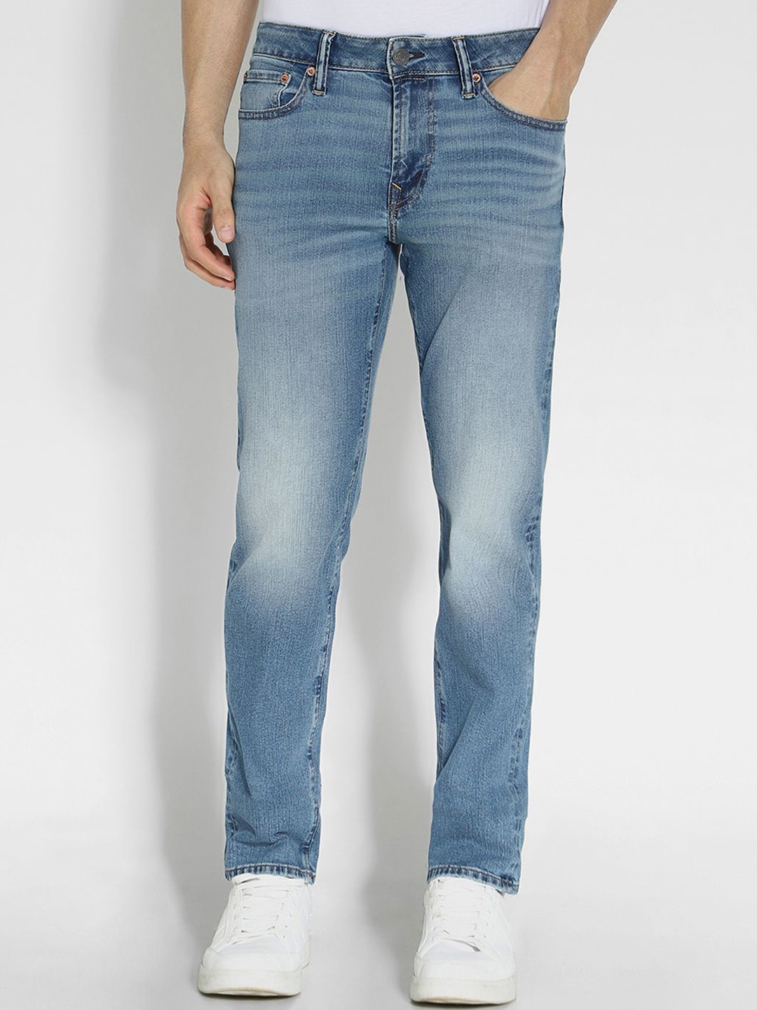 

AMERICAN EAGLE OUTFITTERS Men Cotton Whiskers and Chevrons Straight Fit Heavy Fade Jeans, Blue