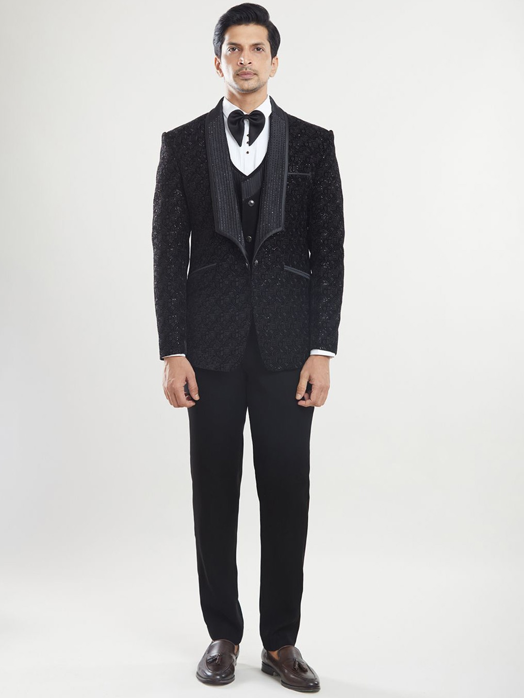 

Aryavir Malhotra Men 4-Piece Embroidered Suit, Black
