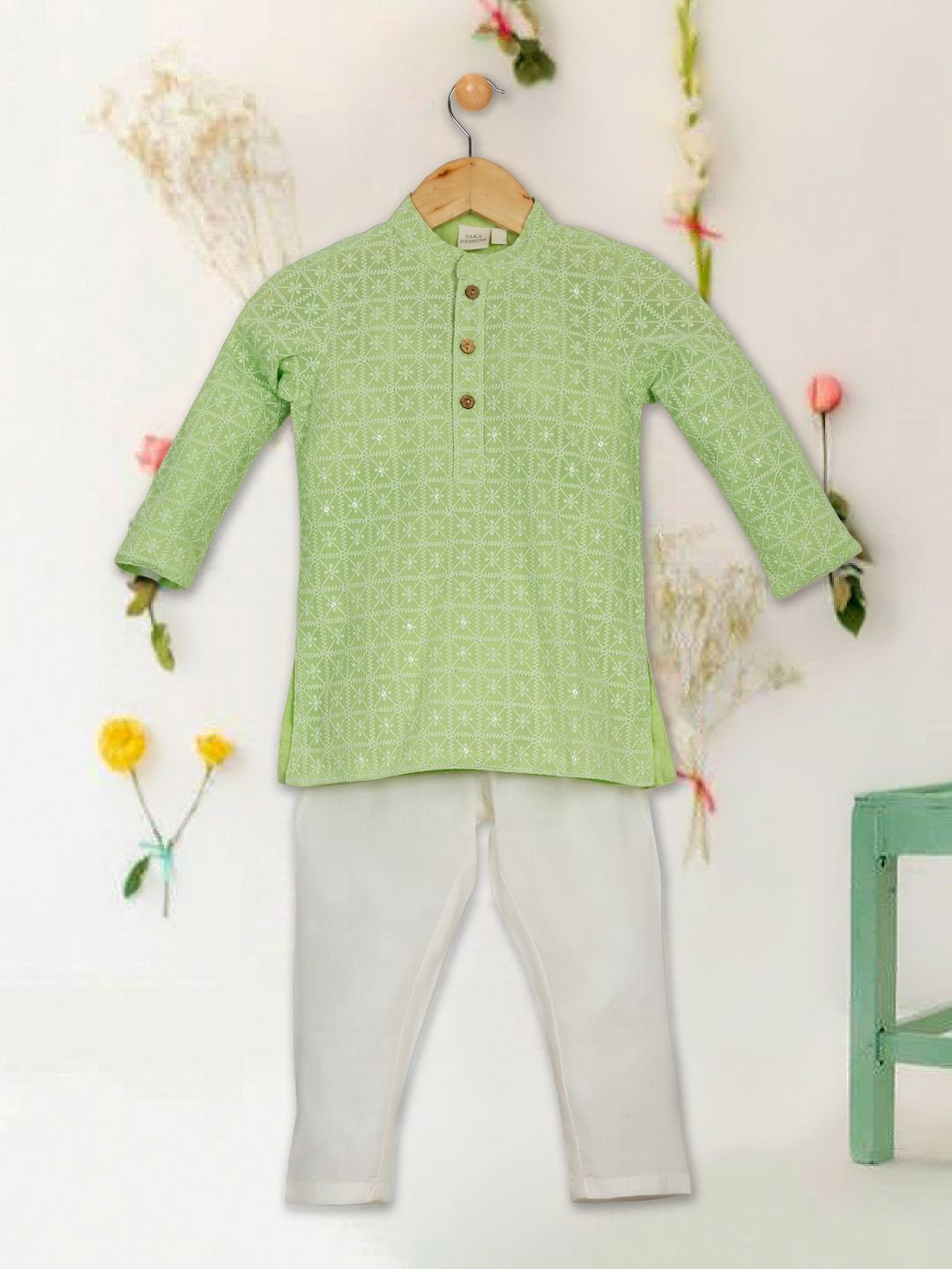 

SAKA DESIGNS Boys Floral Embroidered Sequinned Kurta with Pyjama, Green