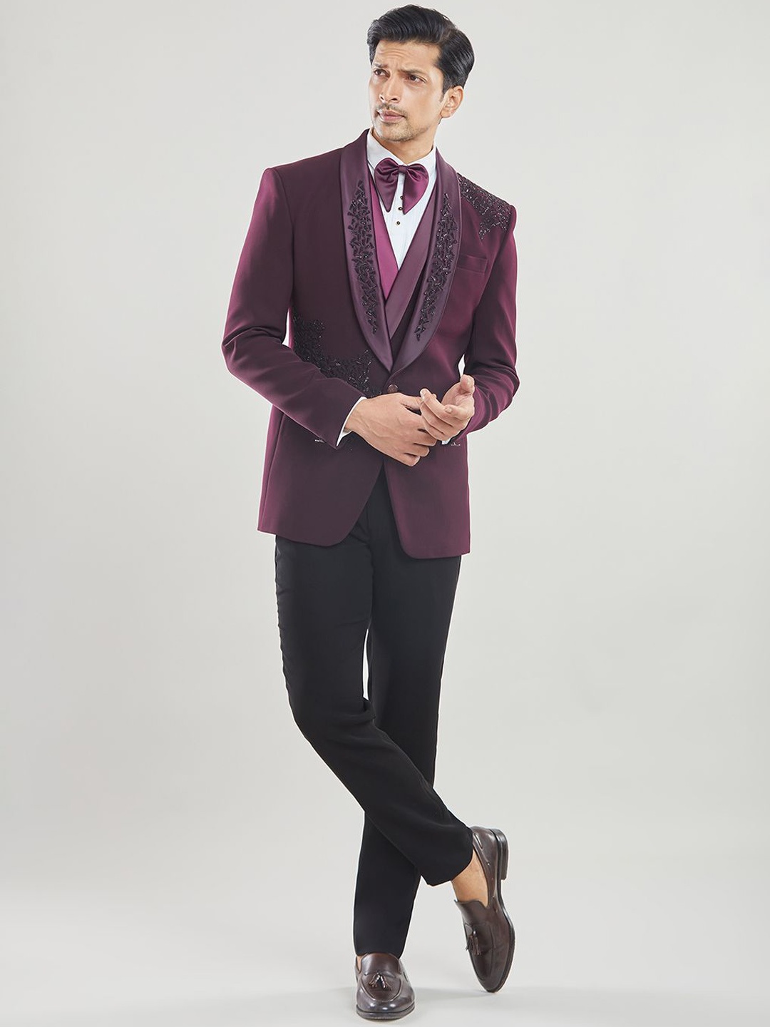 

Aryavir Malhotra Men Embroidered Tuxedo 5 Piece Formal Suit, Red